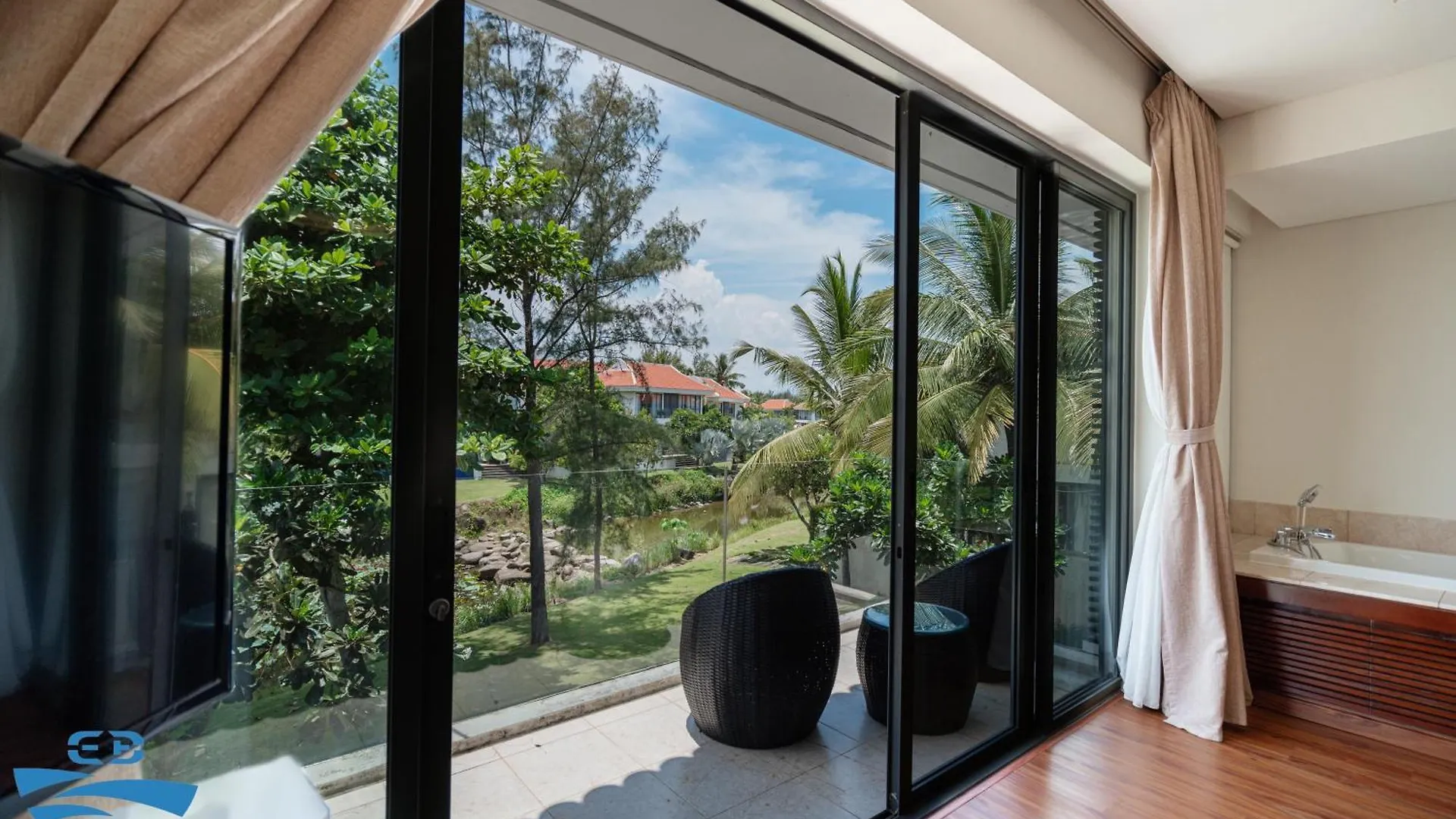 Private Pool 4 Bedroom Villas By Emblemsea Da Nang Vietnam