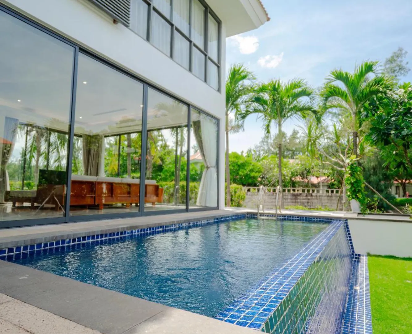 Private Pool 4 Bedroom Villas By Emblemsea Da Nang