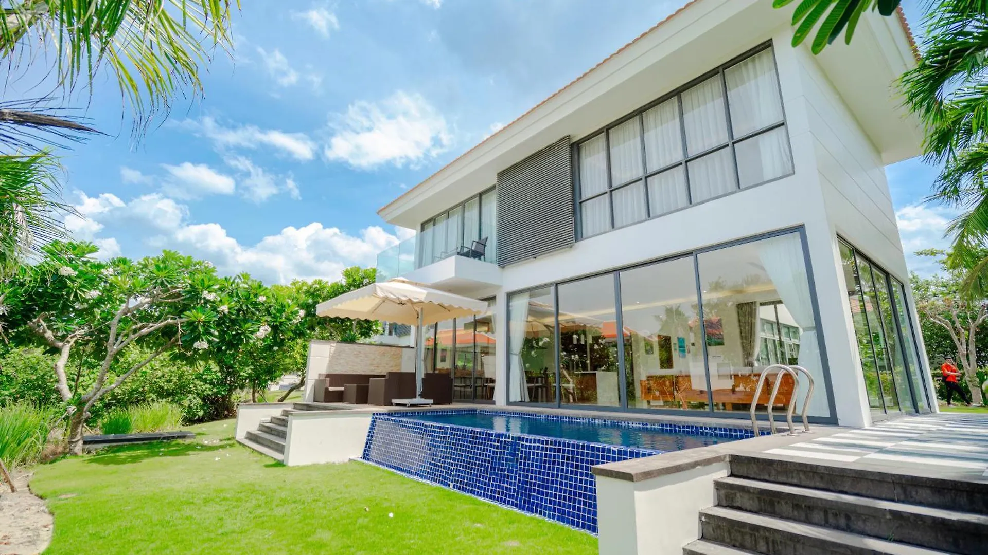 Private Pool 4 Bedroom Villas By Emblemsea Da Nang
