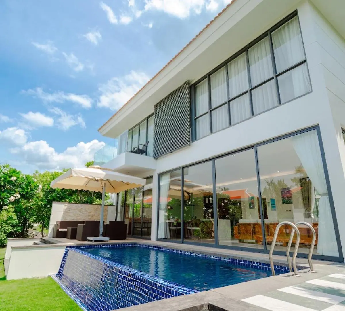Private Pool 4 Bedroom Villas By Emblemsea Da Nang